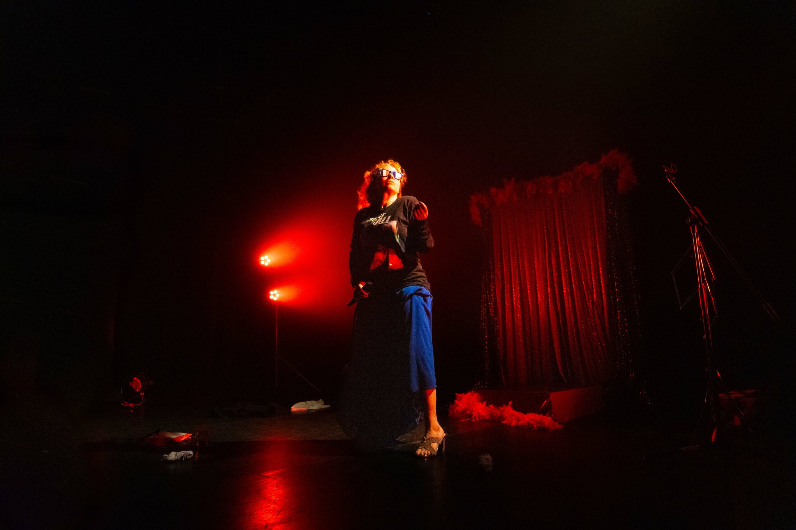 0168_Spectacle-Resiste-LesDimanchesMatins-85